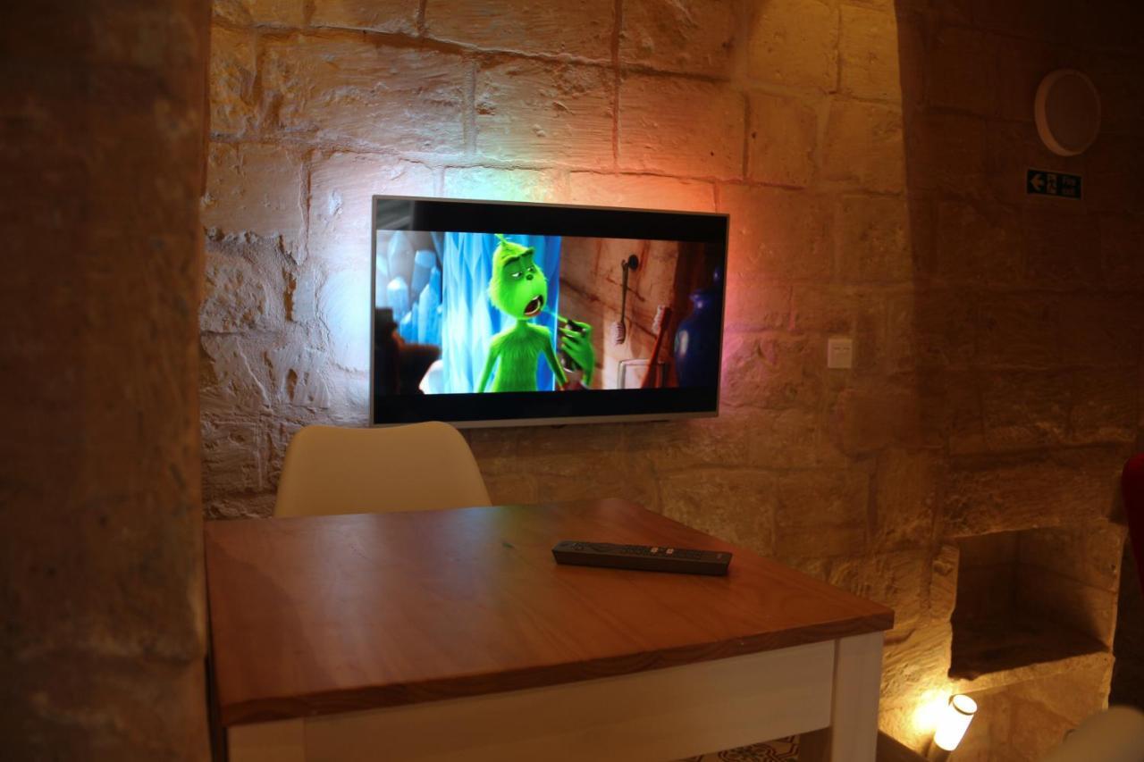 Malta'S Naughtiest Cabaret Apartment อิล-เฟอร์ยานา ภายนอก รูปภาพ