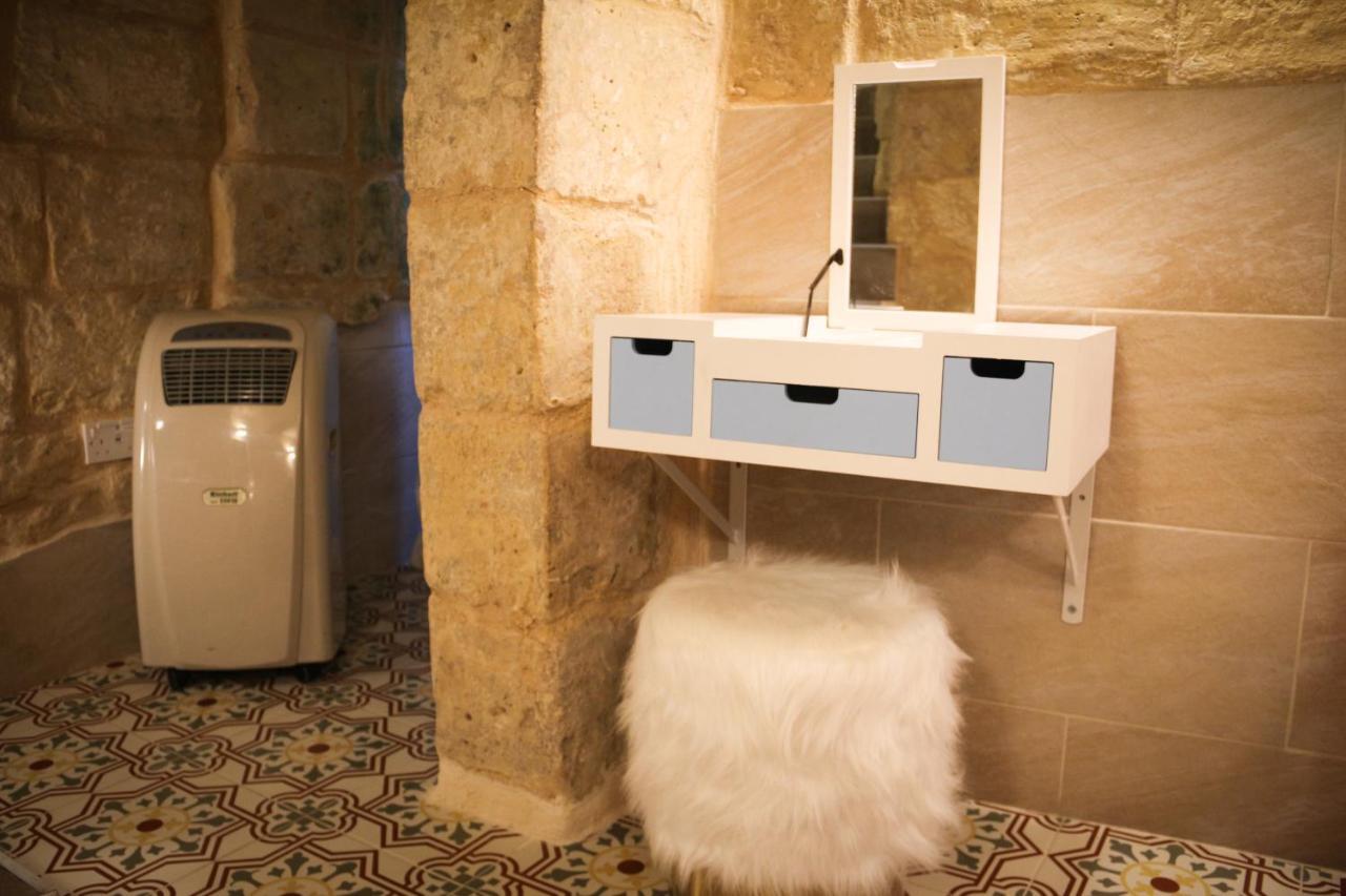 Malta'S Naughtiest Cabaret Apartment อิล-เฟอร์ยานา ภายนอก รูปภาพ