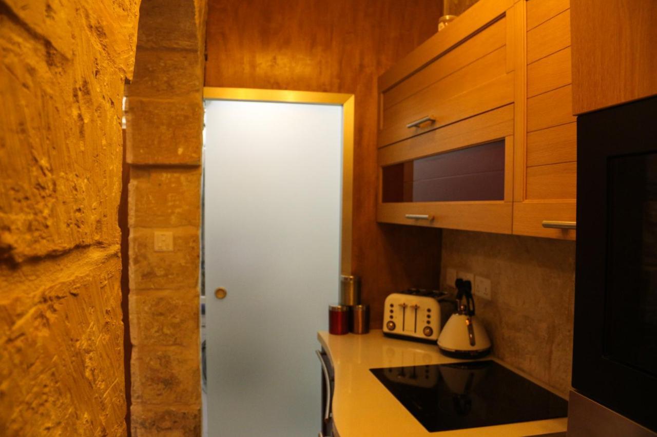Malta'S Naughtiest Cabaret Apartment อิล-เฟอร์ยานา ภายนอก รูปภาพ