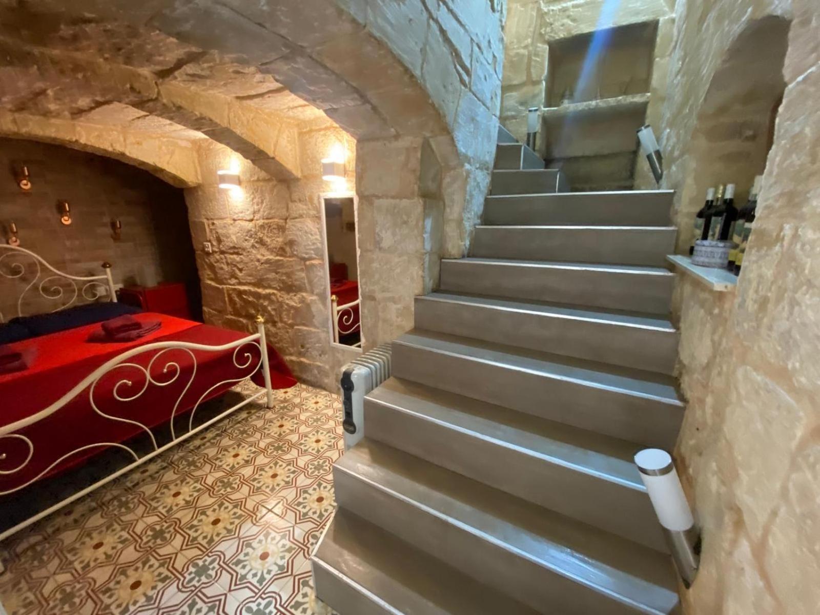 Malta'S Naughtiest Cabaret Apartment อิล-เฟอร์ยานา ภายนอก รูปภาพ