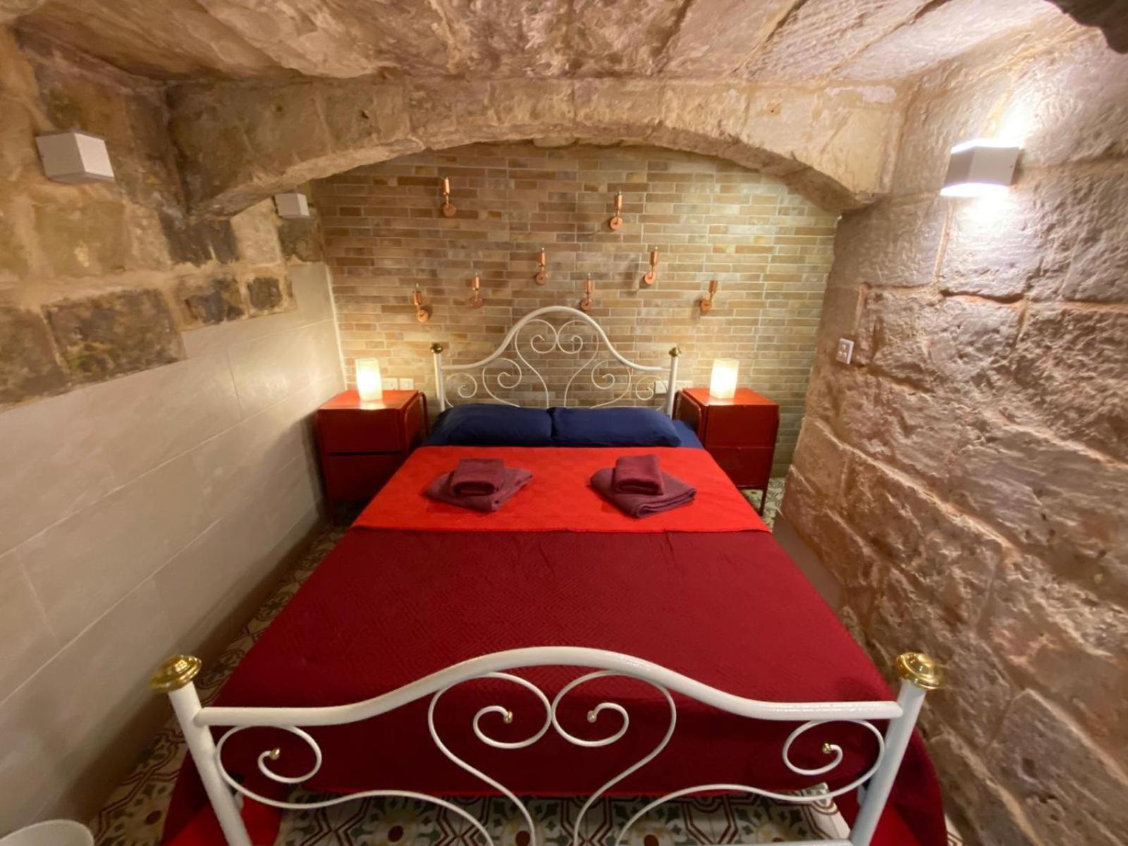 Malta'S Naughtiest Cabaret Apartment อิล-เฟอร์ยานา ภายนอก รูปภาพ