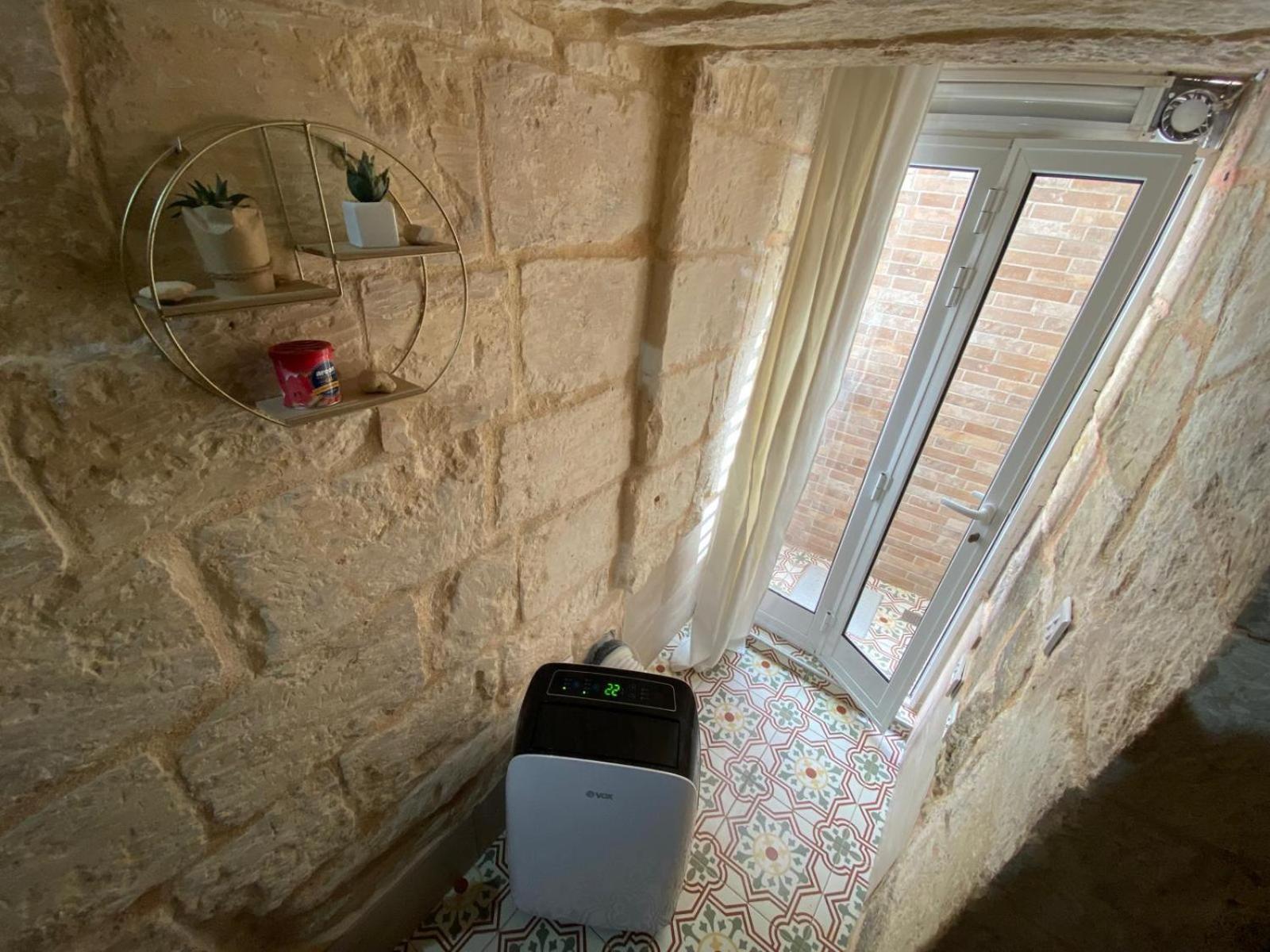 Malta'S Naughtiest Cabaret Apartment อิล-เฟอร์ยานา ภายนอก รูปภาพ